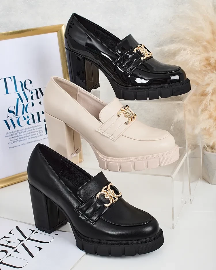 Resti Elegant women&#039;s moccasins on a post Jozii