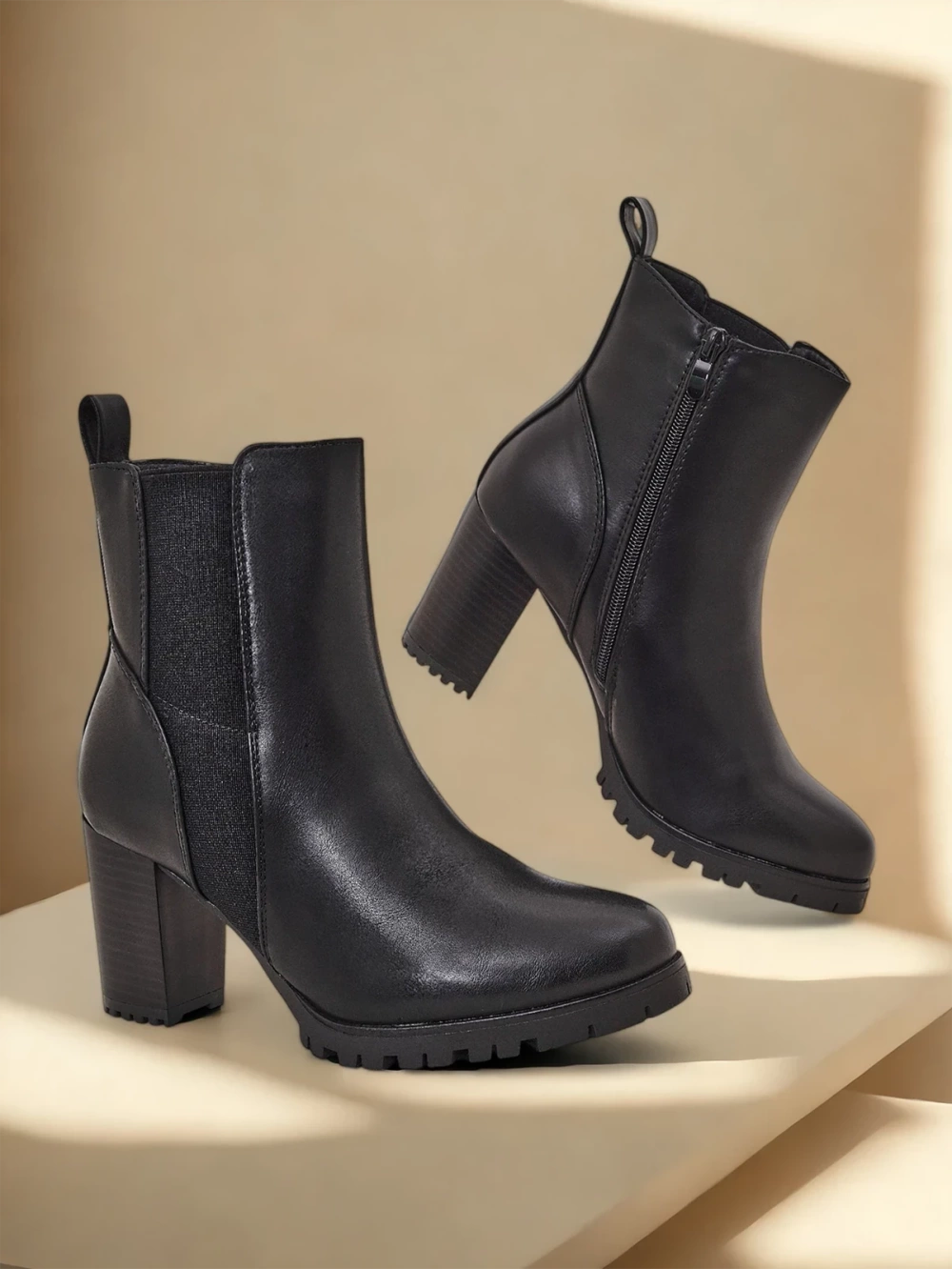 Resti Women&#039;s ankle boots on a post Sierov