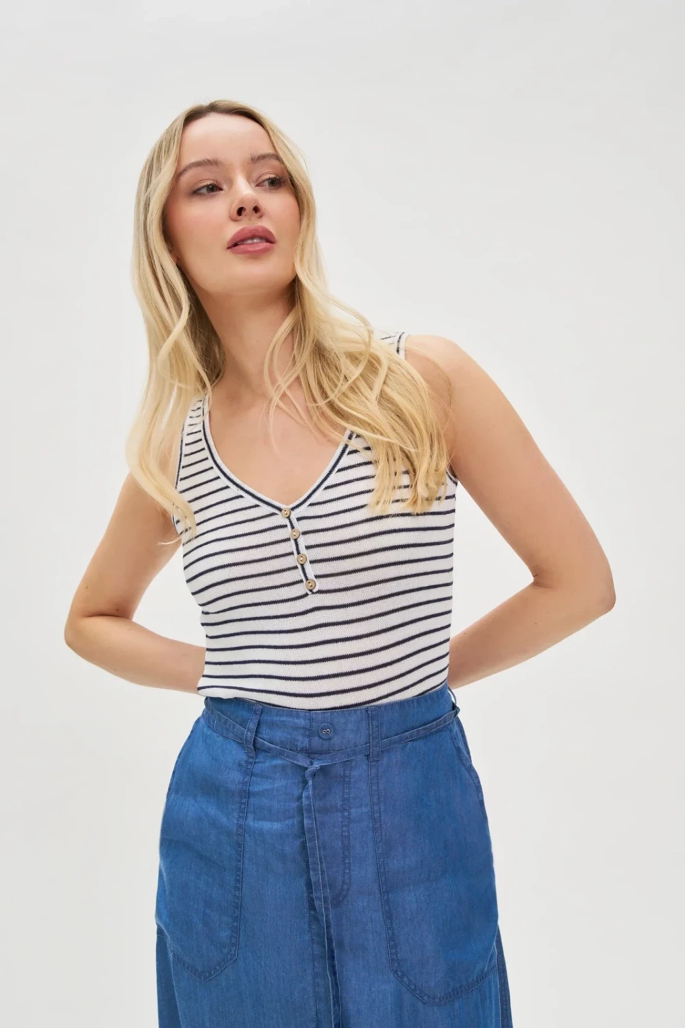 Marisse Womens T-Shirt L-Ts-4680 White_Navy