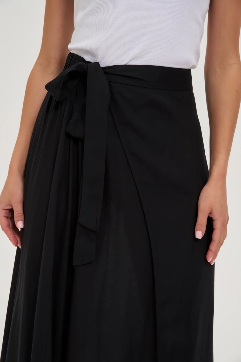 Marisse Viscose Midi Skirt Black