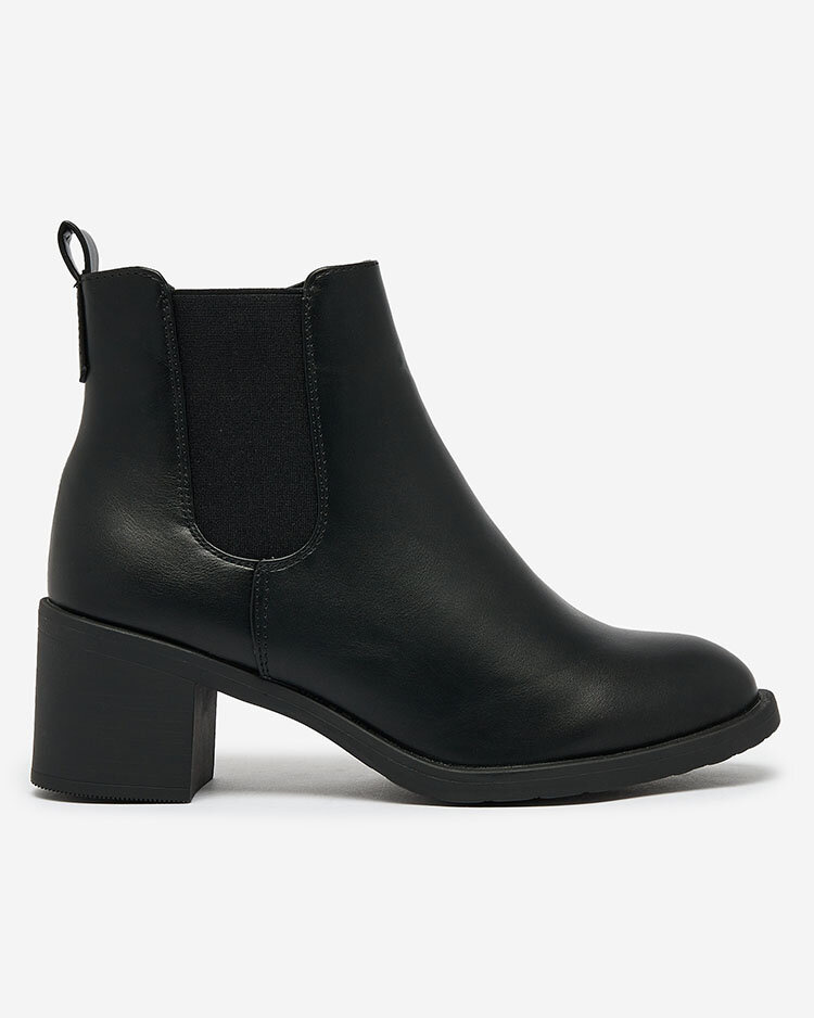 Resti Black women&#039;s boots on a post Nanhelyna