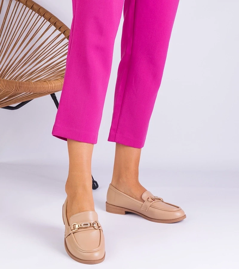 Gemre Mokasini bej pentru femei cu ornamente aurii și pietre strălucitoare Mikasa