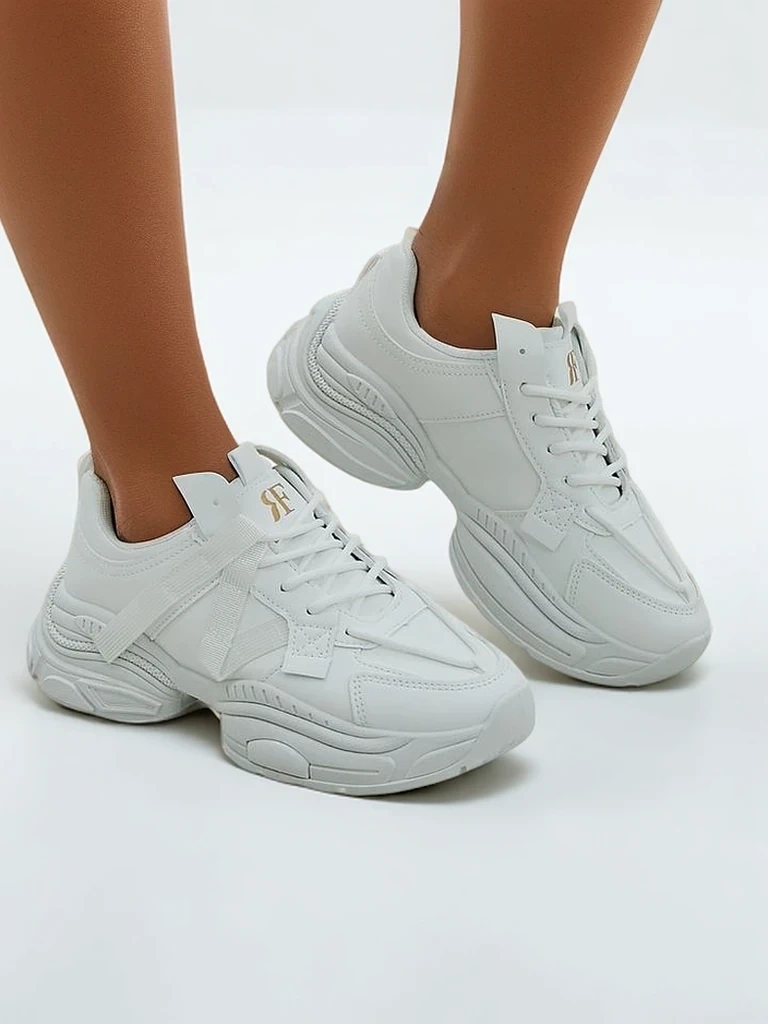 Resti Women's sporty sneakers on a thicker sole Quensi