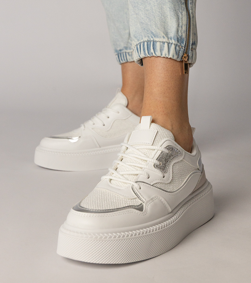 marka niezdefiniowana White block heel sandals with buckle Runaz