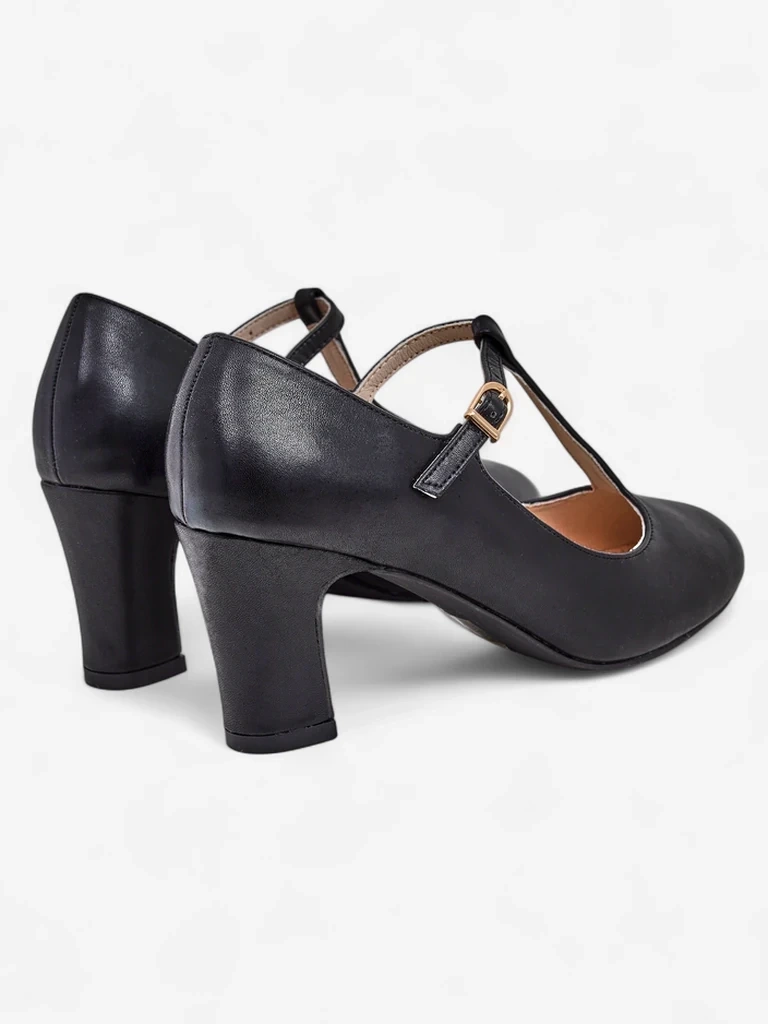 Resti Women&#039;s eco leather pumps with straps Pasello
