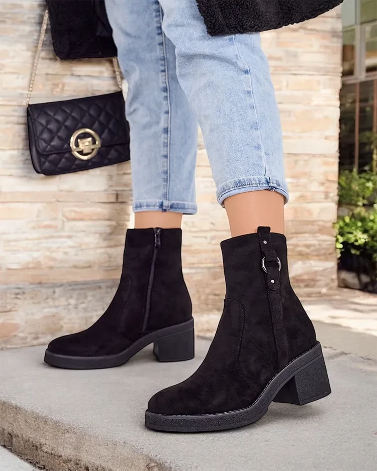 Resti Women&#039;s ankle boots on a post Boron