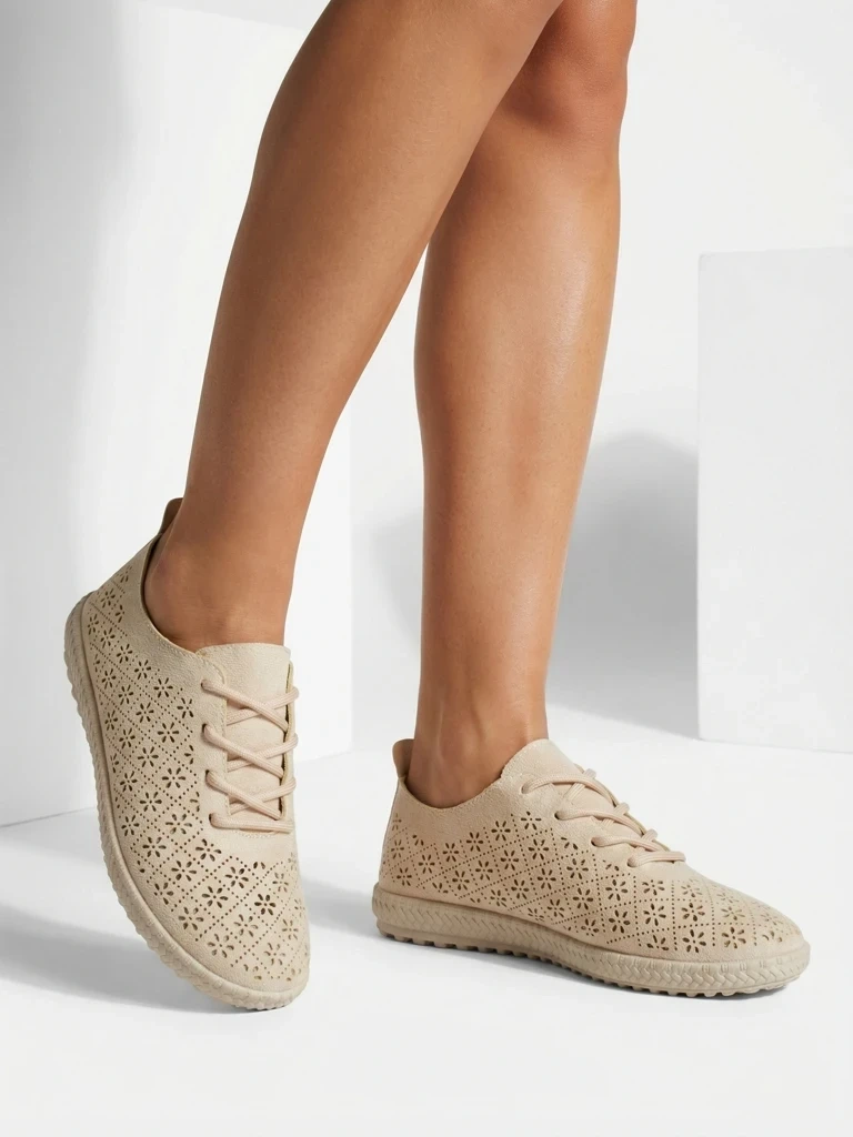 Дамски перфорирани маратонки Resti Azez