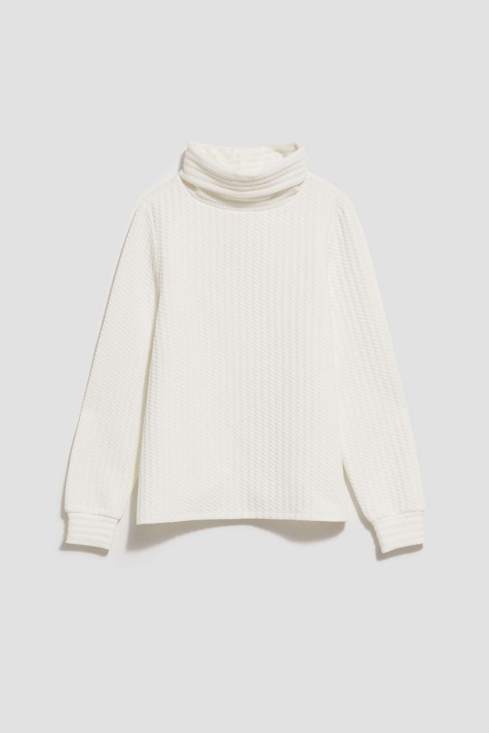 Sweatshirt with a wide turtleneck
