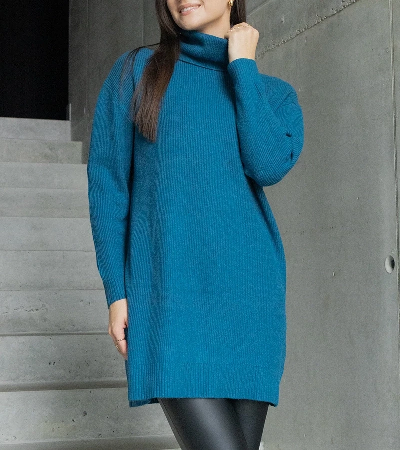 UR/CEO Long dark blue ribbed turtleneck sweater Kali