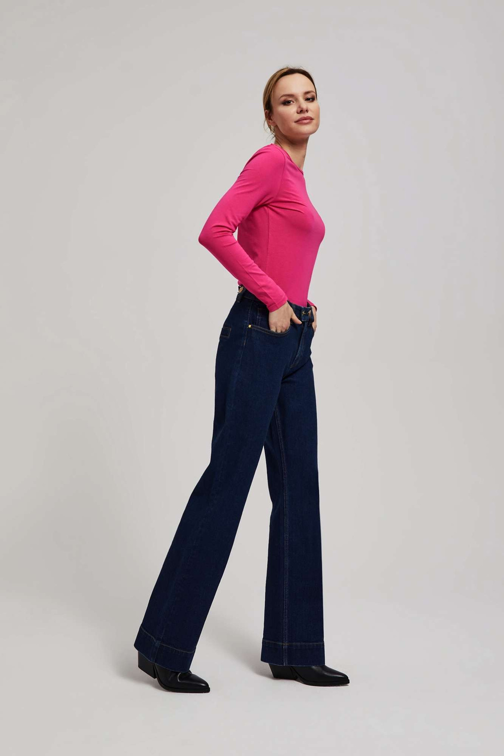 Jeans with flared legs