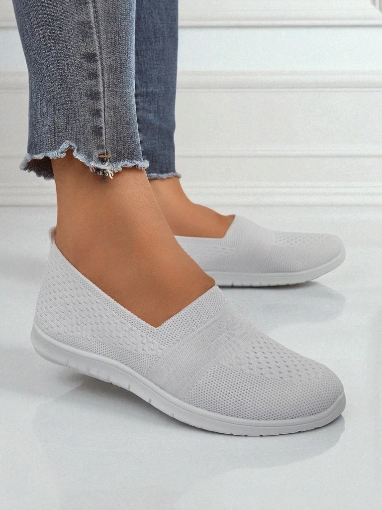 Resti White Ariadne women's ballerinas made of breathable fabric on a flat sole