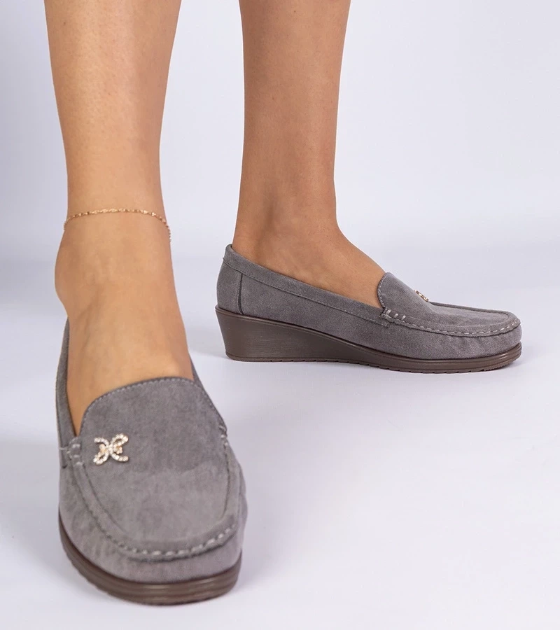 Gemre Sarimi pantofi mocasini gri pentru femei pe pană din piele ecologică