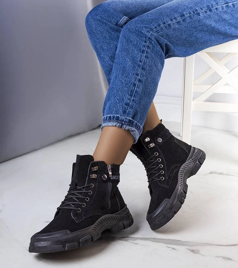 Gemre Cizme negre izolate din piele ecologică de Pirangi