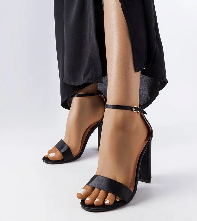D/CEO Black sandals on a block heel Millo