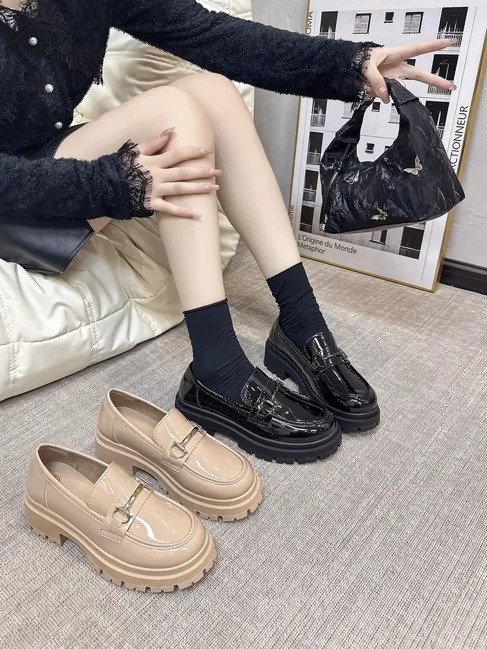 Resti Women&#039;s patent moccasins Adelio