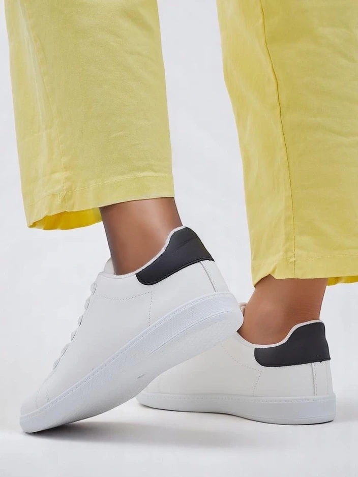 Resti Women&#039;s casual sport sneakers Apetir