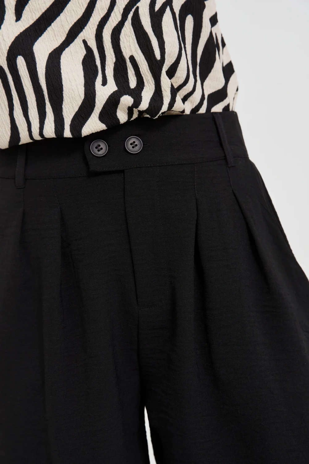 Marisse Black Shorts With Pockets