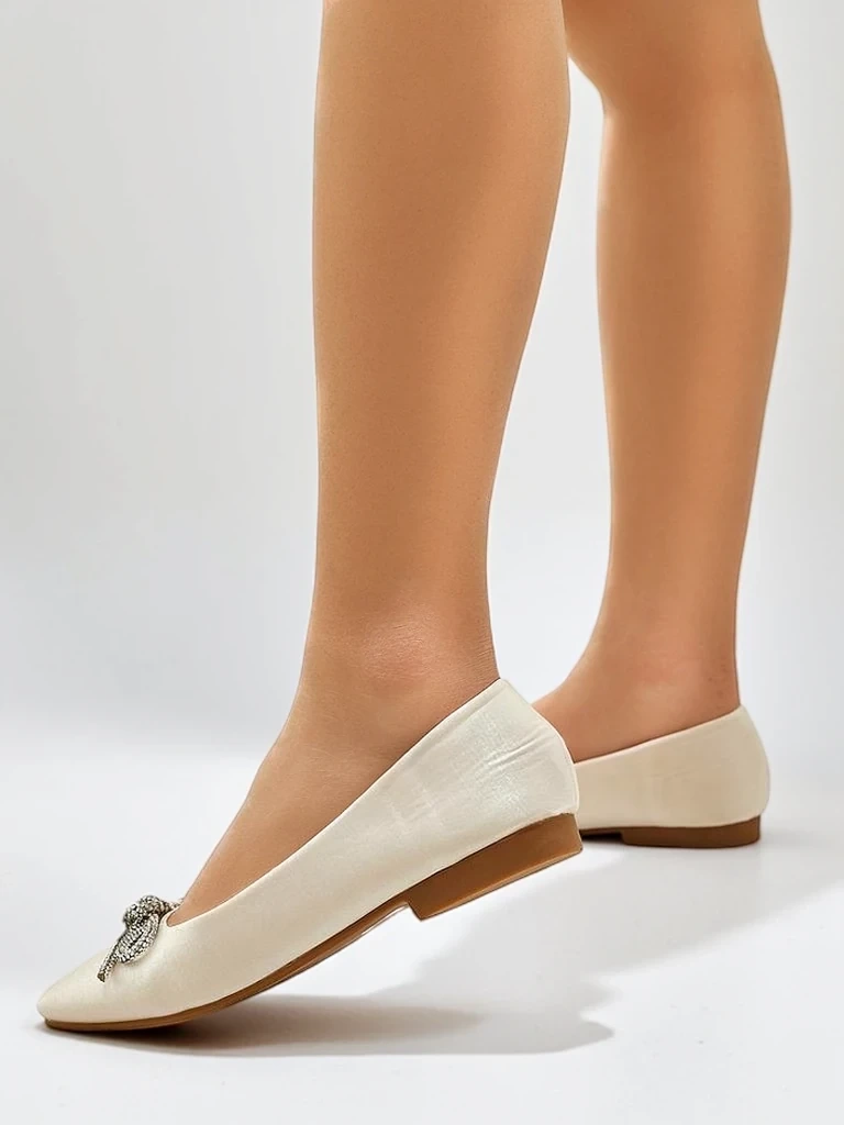 Resti Women&#039;s ballet flats with a bow and shine Ofenal