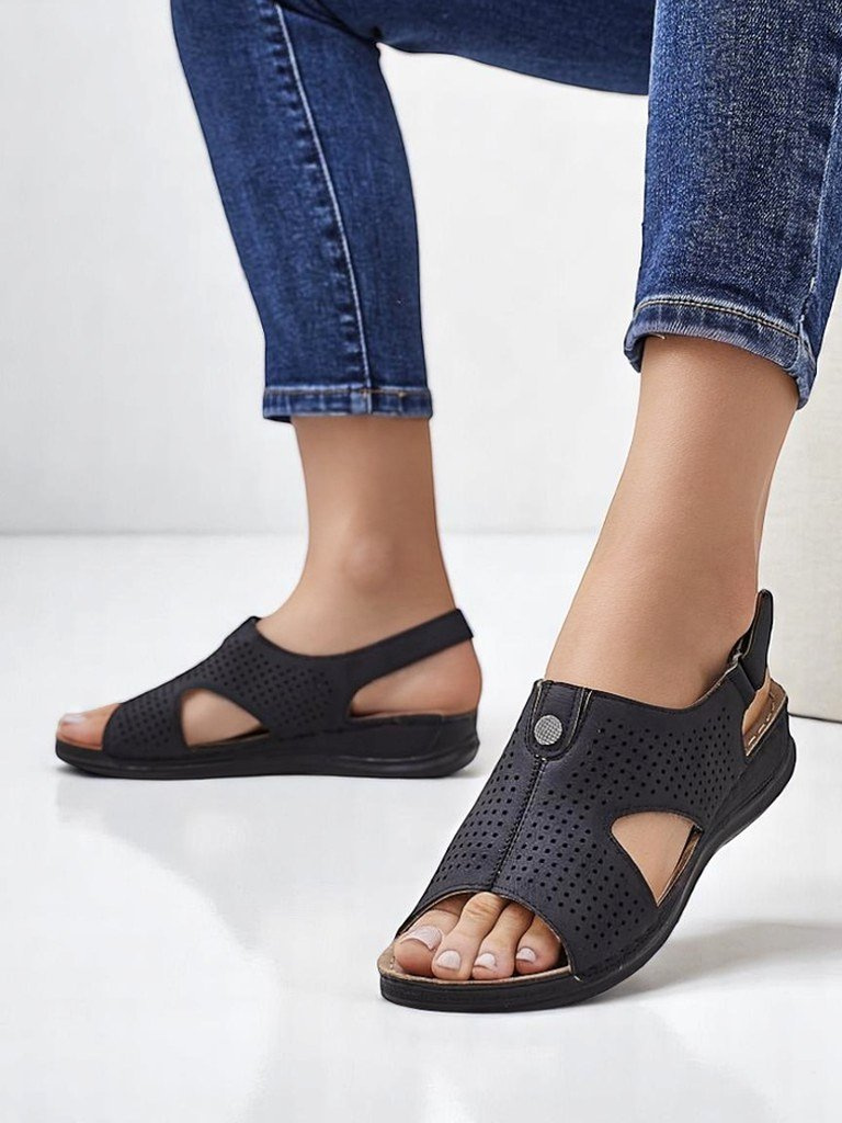 Resti Women’s cut-out sandals Leminni