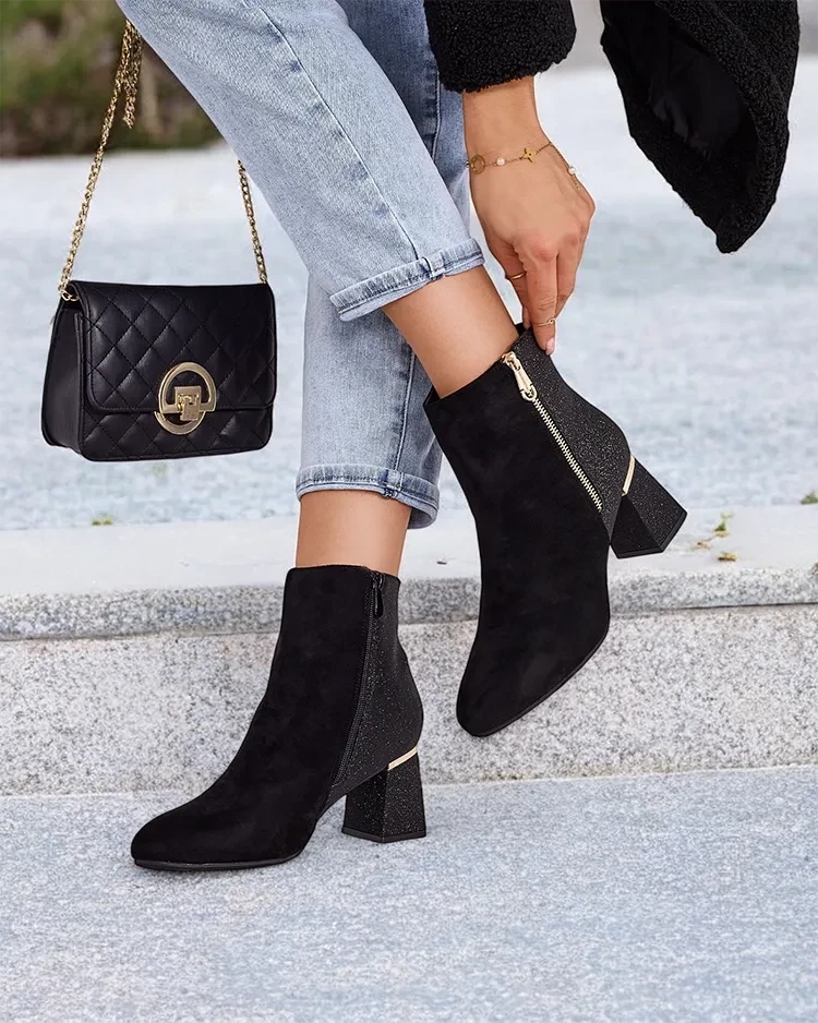 Resti Women&#039;s ankle boots on a post Boratos