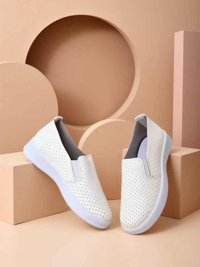 Resti Women's perforated sports shoes Musio