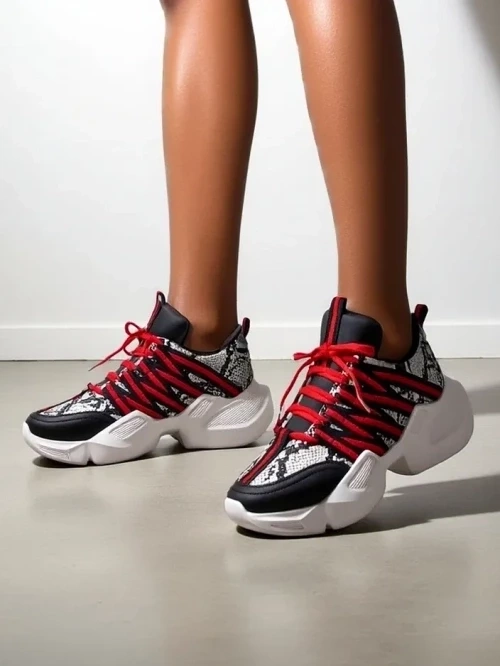 Resti Women&#039;s sports sneakers on a thicker sole Ivvert