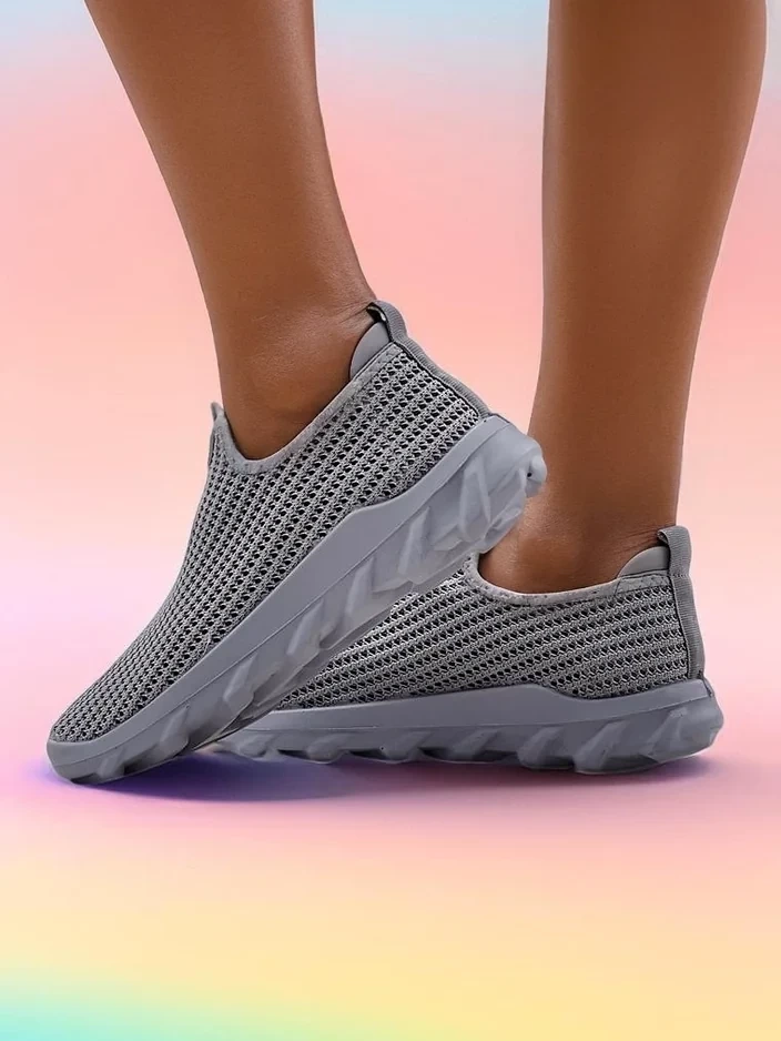 Resti Women's Slip-On Fabric Sports Shoes Erra