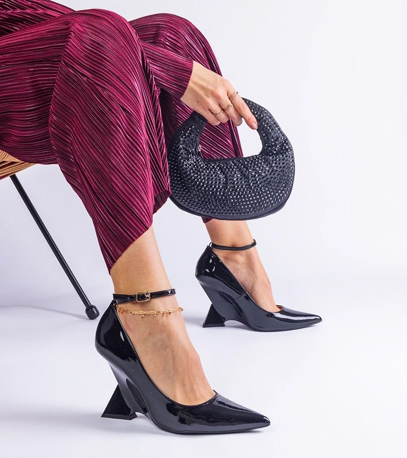 Gemre Pantofi negri lăcuiți cu platformă Florianda