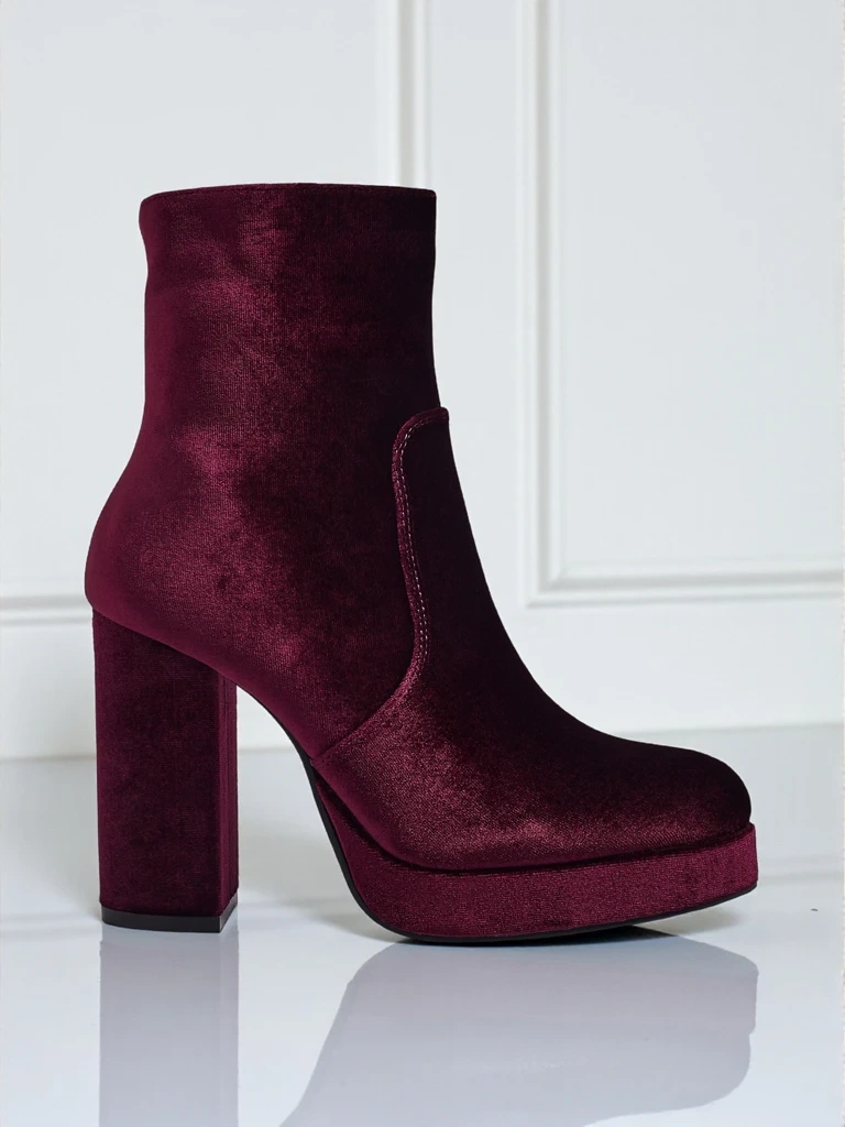 Дамски боти до глезена с токчета