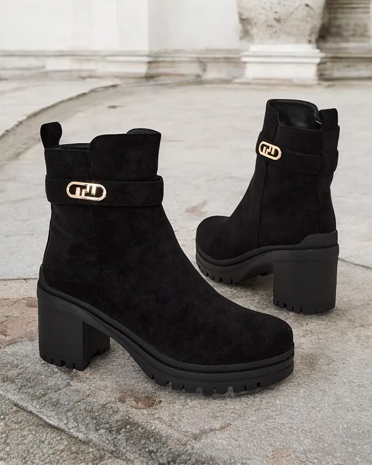Resti Women&#039;s ankle boots on a post Himmo