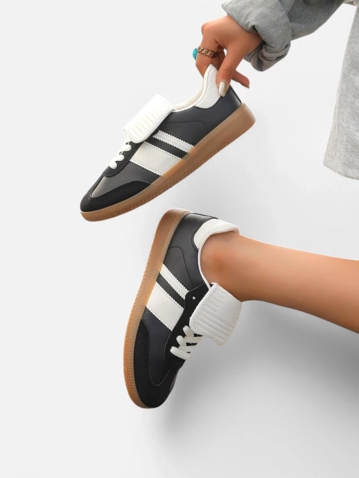 Resti Women's sports sneakers Ensire