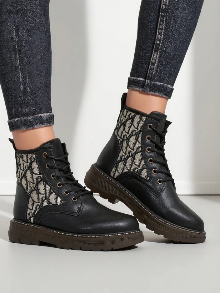 Resti Women's ankle boots with print Efrioz