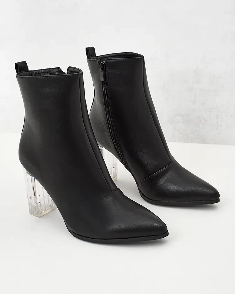 Resti Women&#039;s boots on a post Ovnese