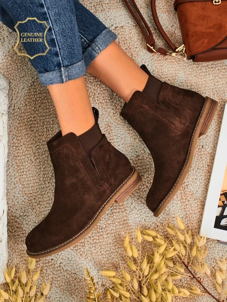 Resti Cuoio Elegante: Brown Suede Ankle Boots for Stylish Women