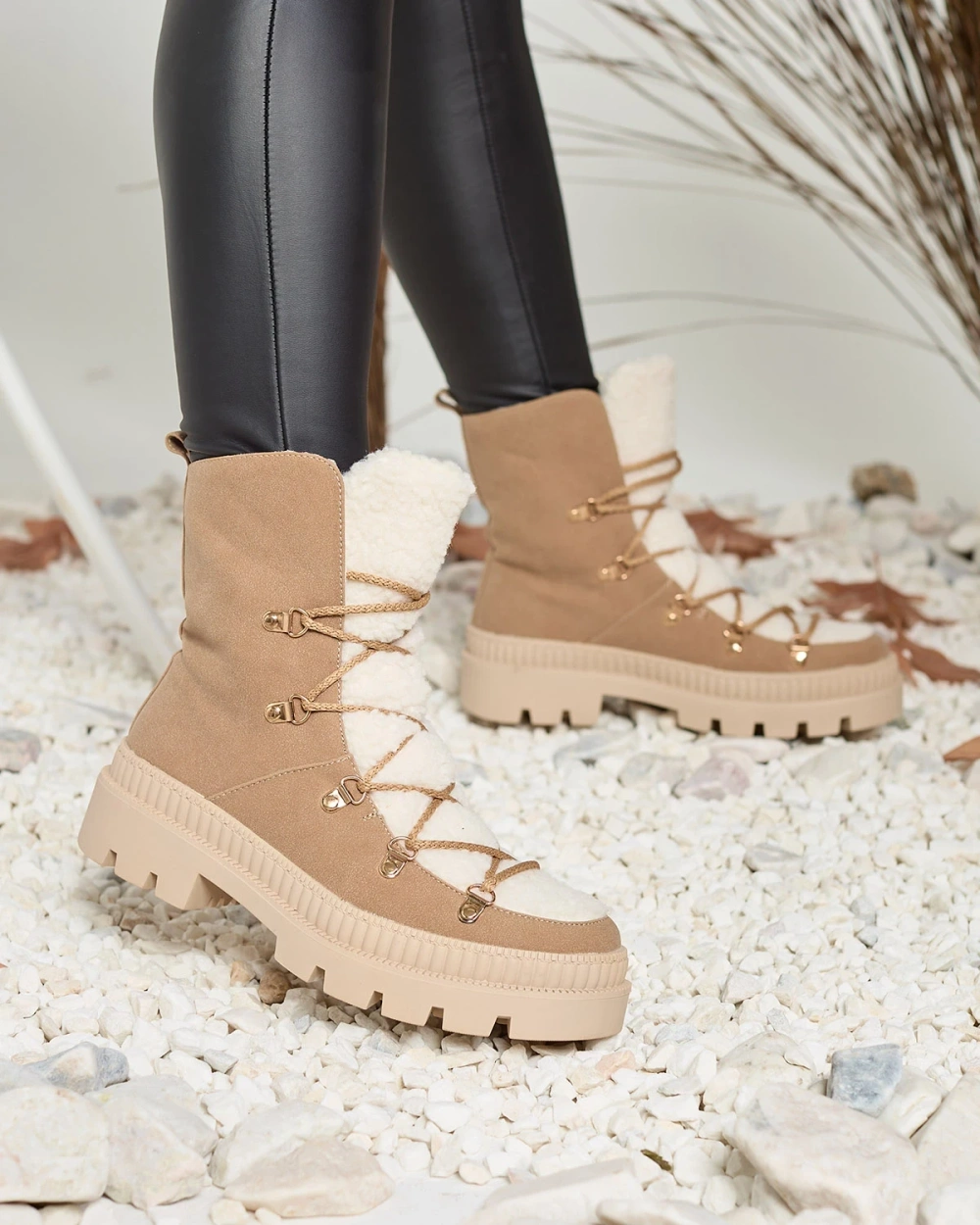 Resti Beige women&#039;s insulated trapper boots with sheepskin Lery Walk