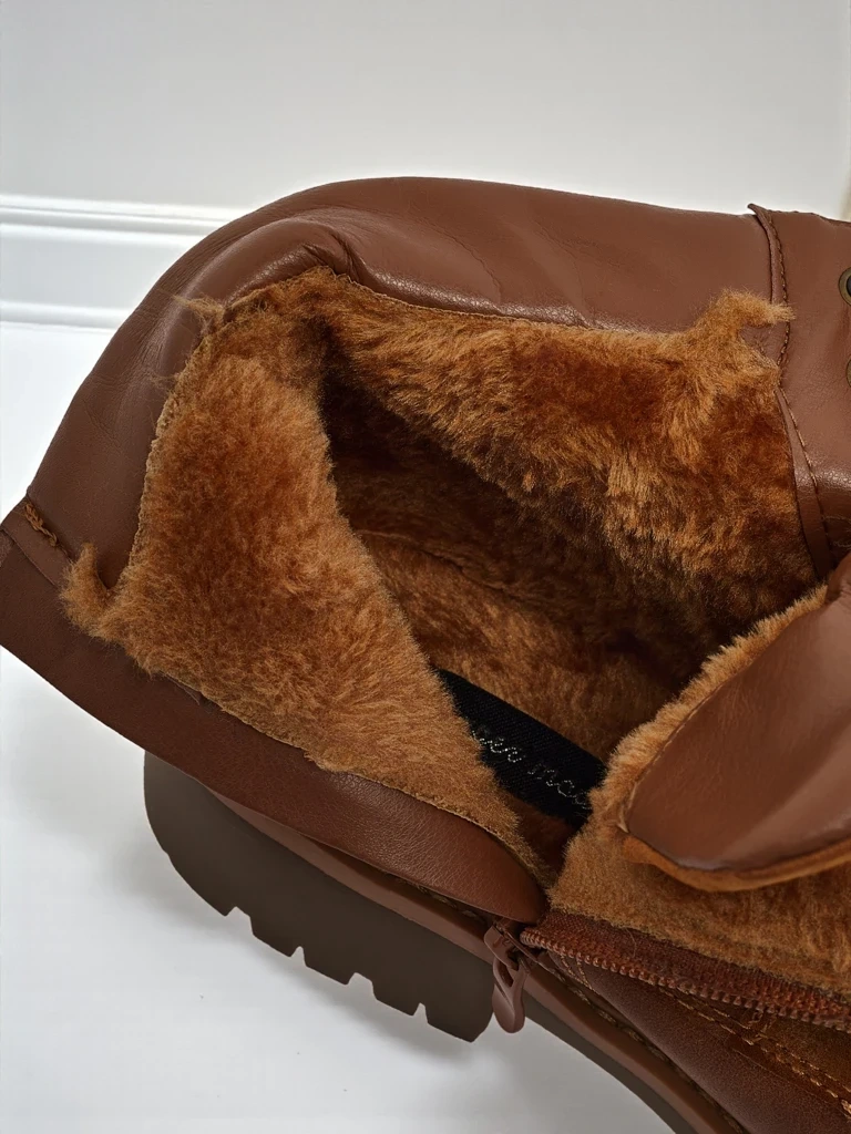 Dámske členkové topánky Resti Maestroe