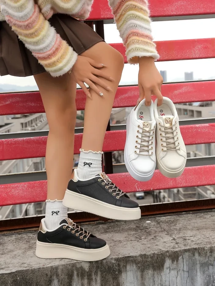 Resti Women's sporty sneakers with decorative laces Eone