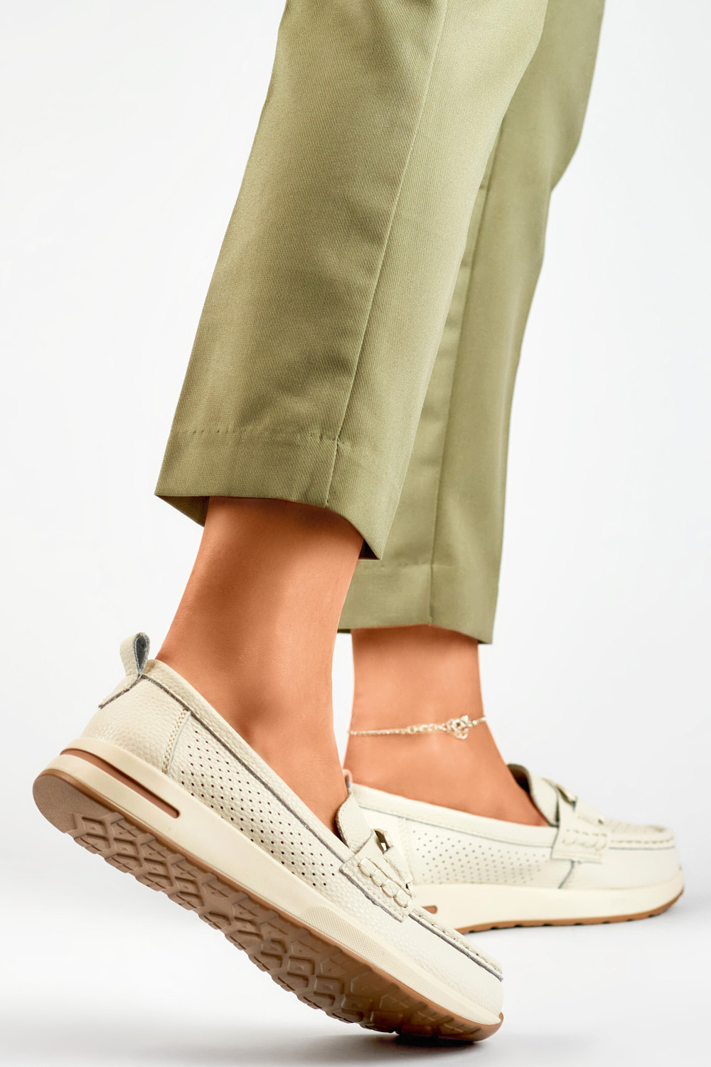 primohurt Wygodne skórzane mokasyny damskie beżowe ażurowe półbuty damskie ze skóry naturalnej