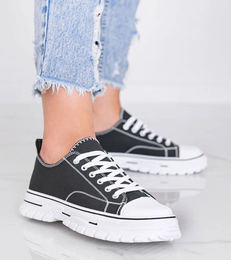 D/CEO Black trainers Georgia