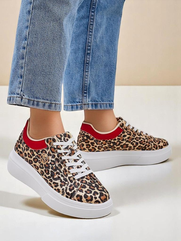 Resti Women's perforated sports sneakers Leopess