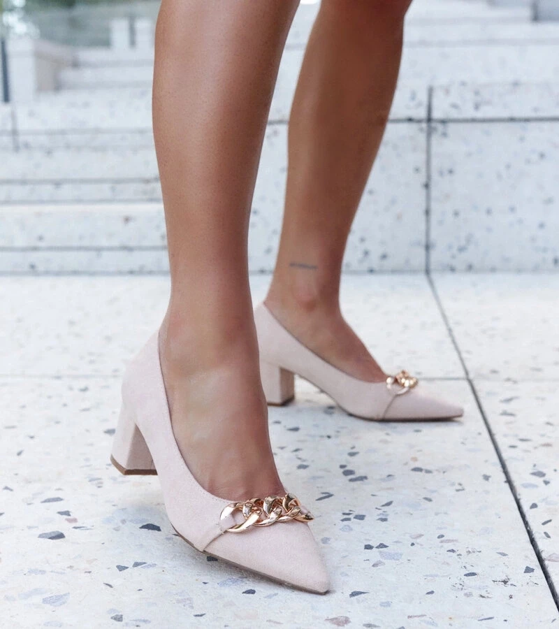 D/CEO Silver pumps Lepley
