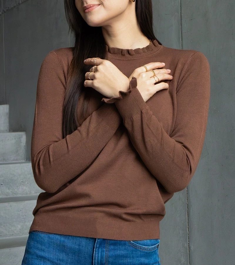 UR/CEO Brown soft sweater with ruffle detail Luel
