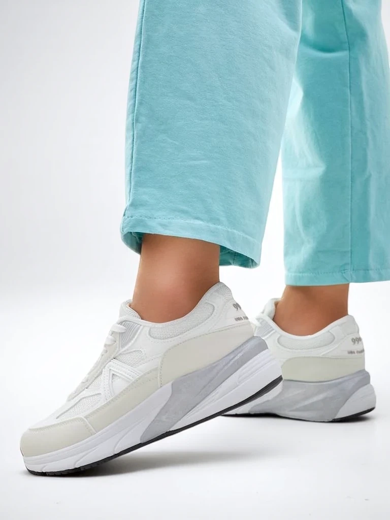 Resti Women's sports sneakers on a thicker sole Moderax