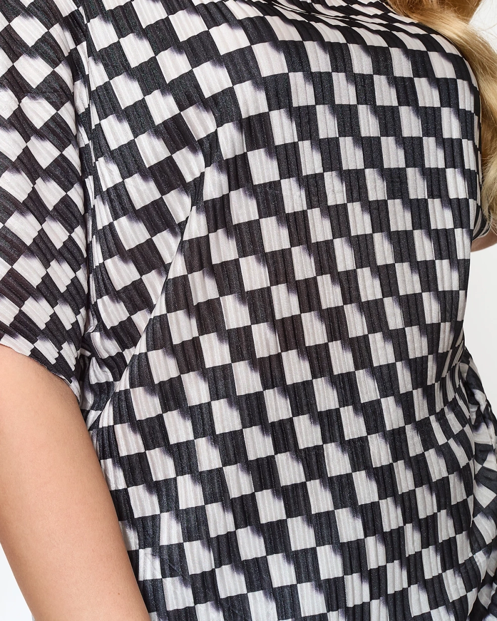 Resti Black women's pleated patterned set - Clothing