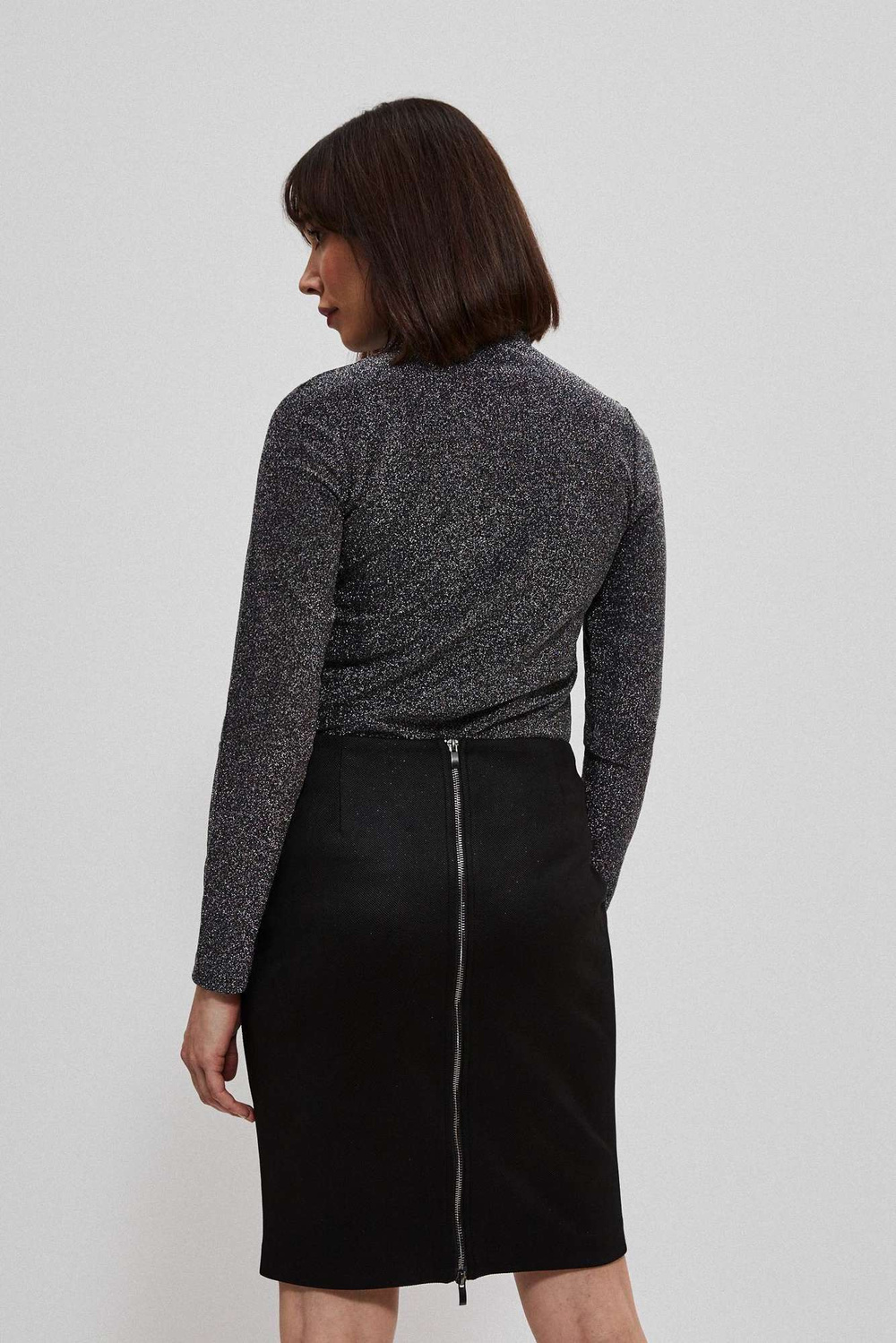 Blouse with metal thread