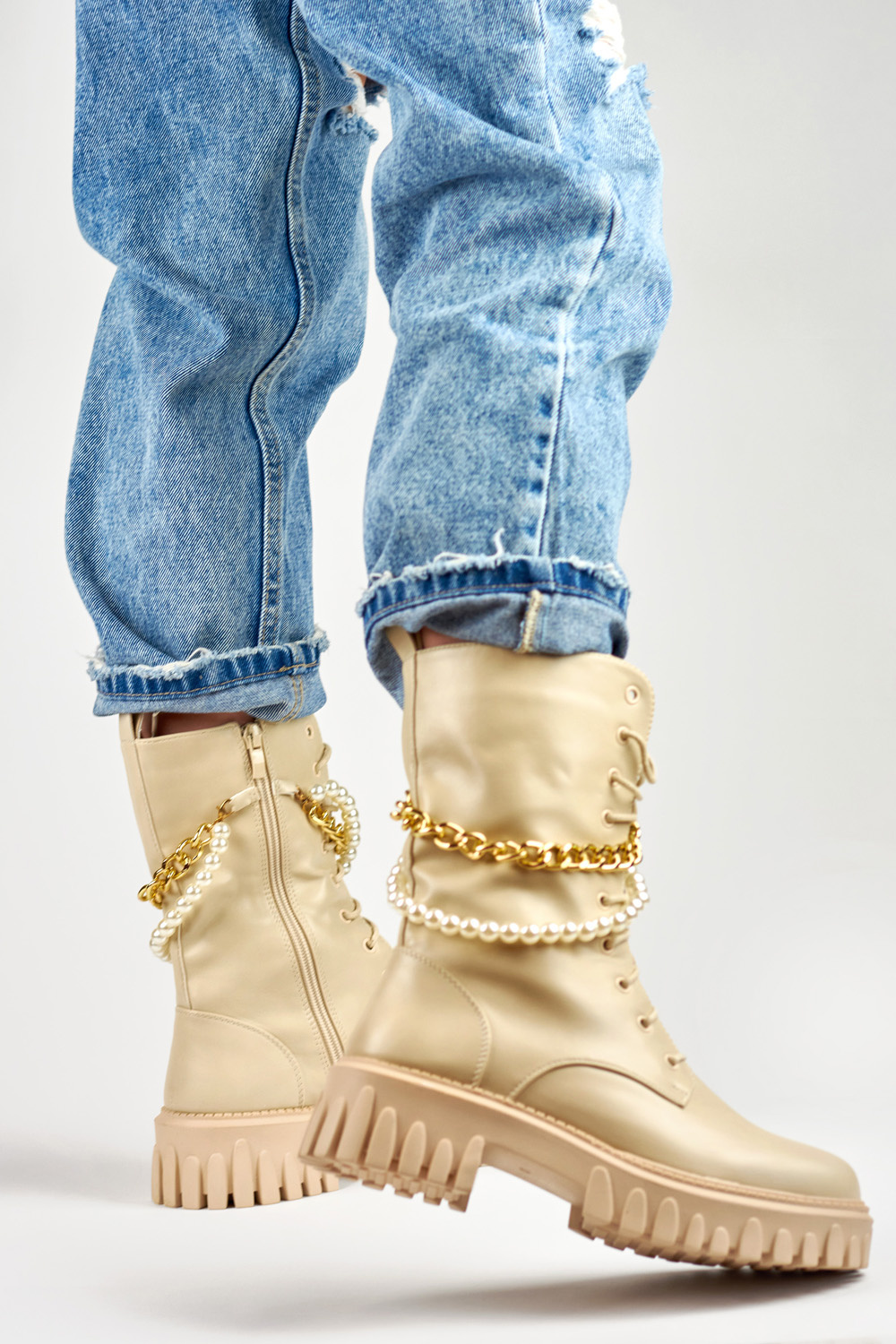 primohurt Beżowe workery damskie z odpinaną ozdobą