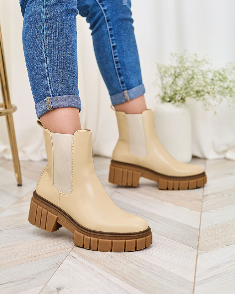 Resti Beige women&#039;s boots on a solid sole Eferope