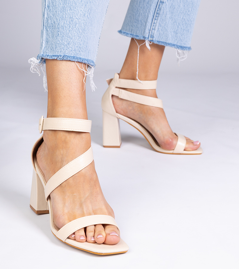 marka niezdefiniowana Beige block heel sandals with buckle Runaz