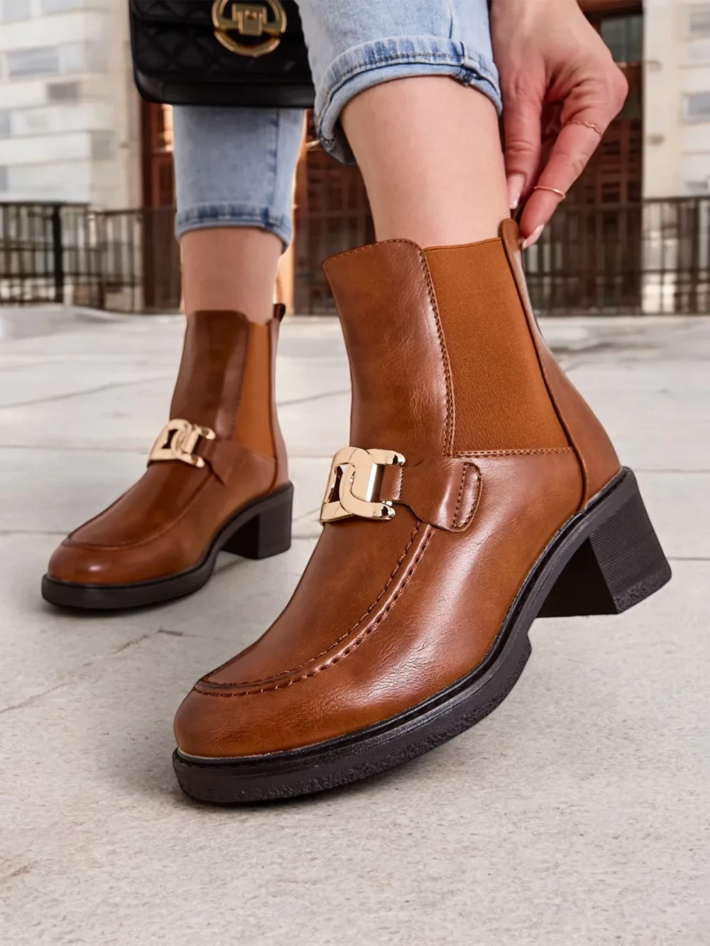 Resti Women&#039;s ankle boots with low heels Ewios