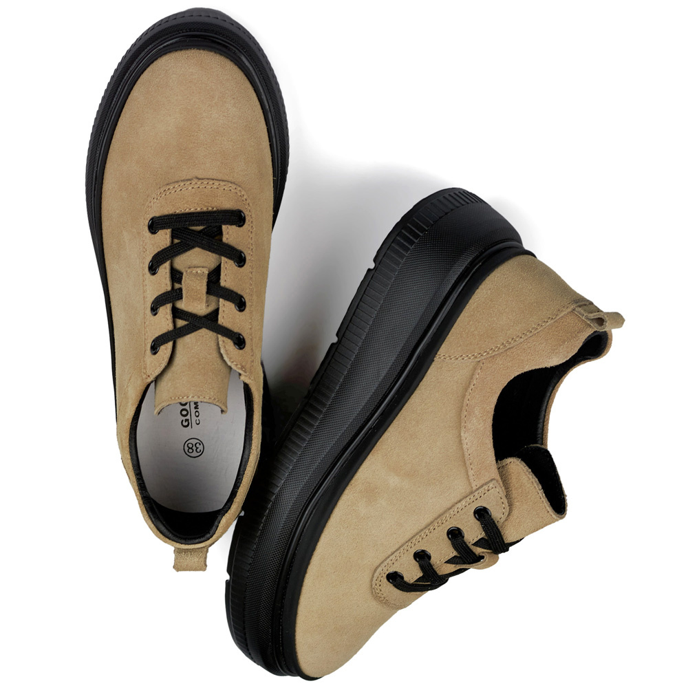 primohurt Skórzane beżowe sneakersy damskie z czarną podeszwą